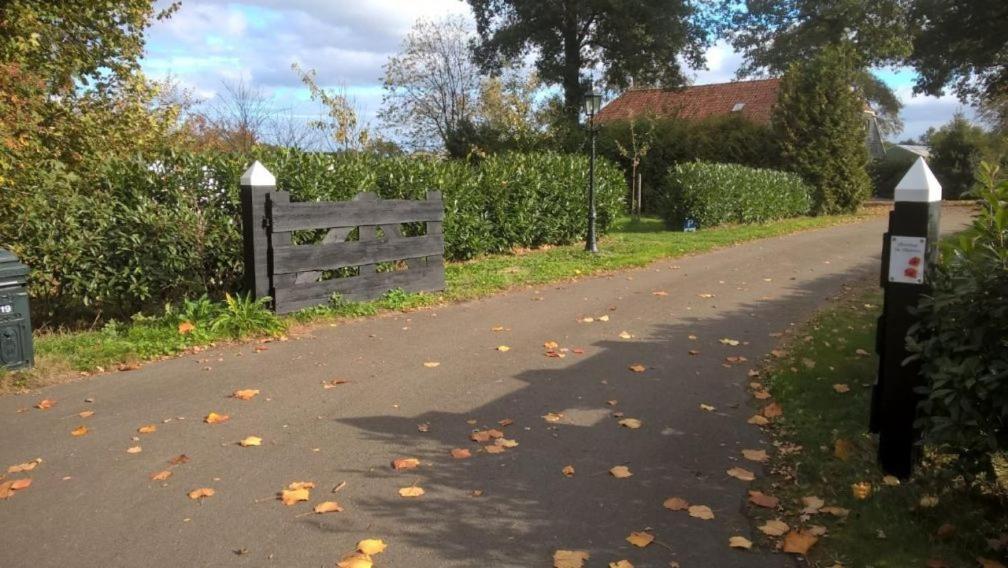 Pipowagen Lidewei Groningen Westerwolde Unieke Ligging Met Eigen Tuin En Vrij Uitzicht Over Veld Naar Natuurgebied Panzió Onstwedde Kültér fotó